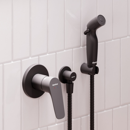 Damixa 777510300 Jupiter, смеситель монтируемый в стену с гиг. душем, черный