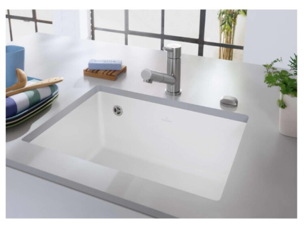 Мойка Villeroy&Boch Subway шгв 545*440*226 CeramicPlus цвет-альпийский белый 331002R1